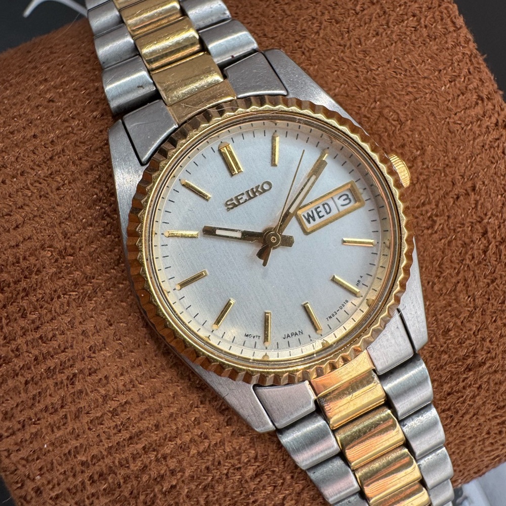 Vintage Seiko 7N83-0041 Two-Tone Ladies’ Quartz Watch (Circa 1990s)